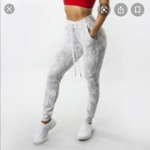 Buffbunny camo joggers